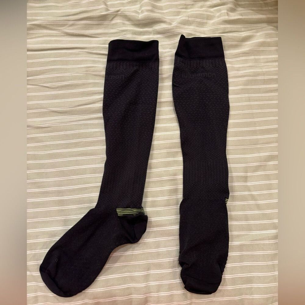 NWOT lululemon compression socks with reflective detail